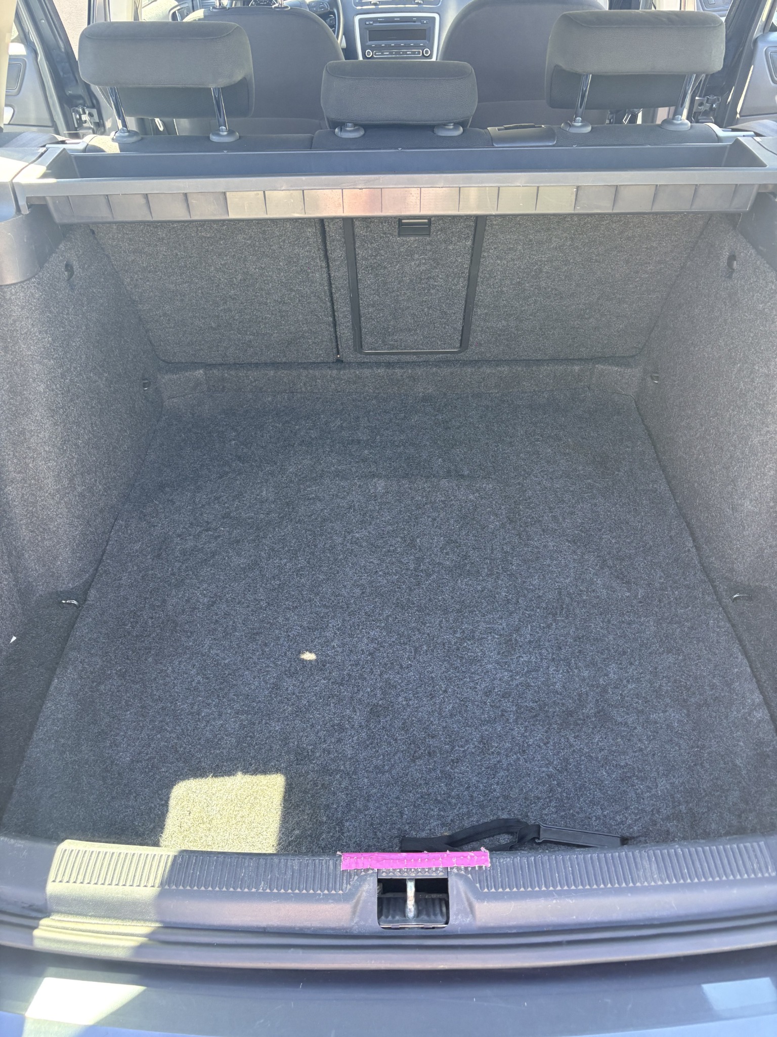 Coffre, tapis et cache-bagages de la Škoda Octavia break nettoyés