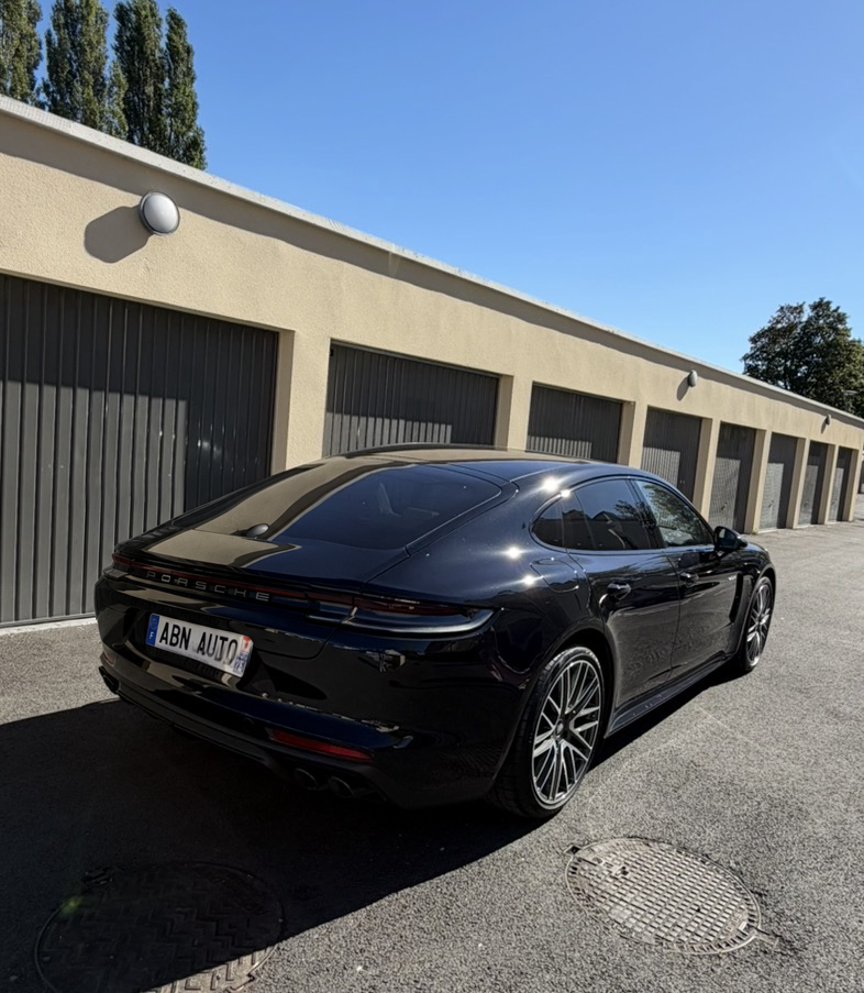 Porsche Panamera 4S — vue arrière avec plaque Abn Auto